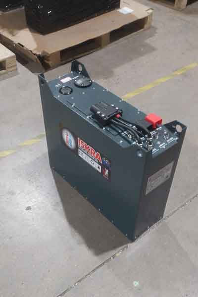 Литиевая тяговая батарея Elhim Iskra для погрузчика, подходящая для работы в холодильных складах и низкотемпературных условиях